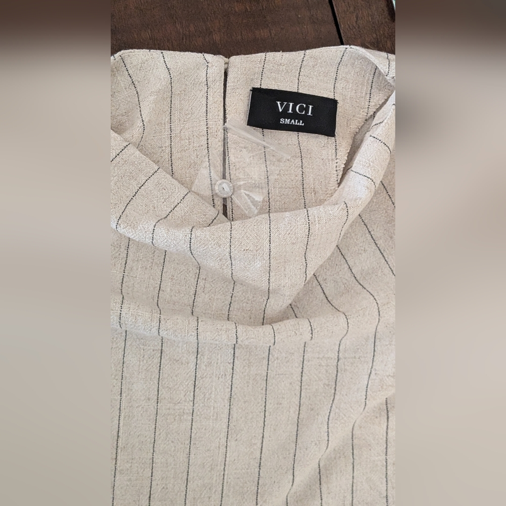 Vici Cream Sleeveless Top - Picture 2 of 4